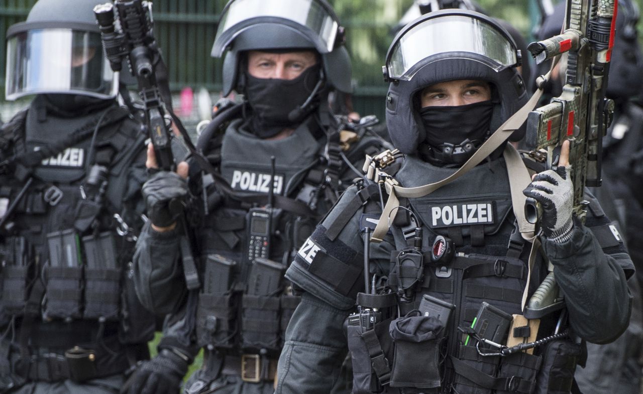 Beeld van juli 2017, Duitse politie tijdens anti-terreuroefening. Justitie vermoedt dat de arrestanten een splintergroep of sympathisanten van IS zijn.