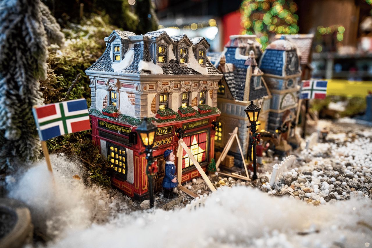 Elke 30 seconden beeft de bodem in het mini-kerstdorp in Groningen 