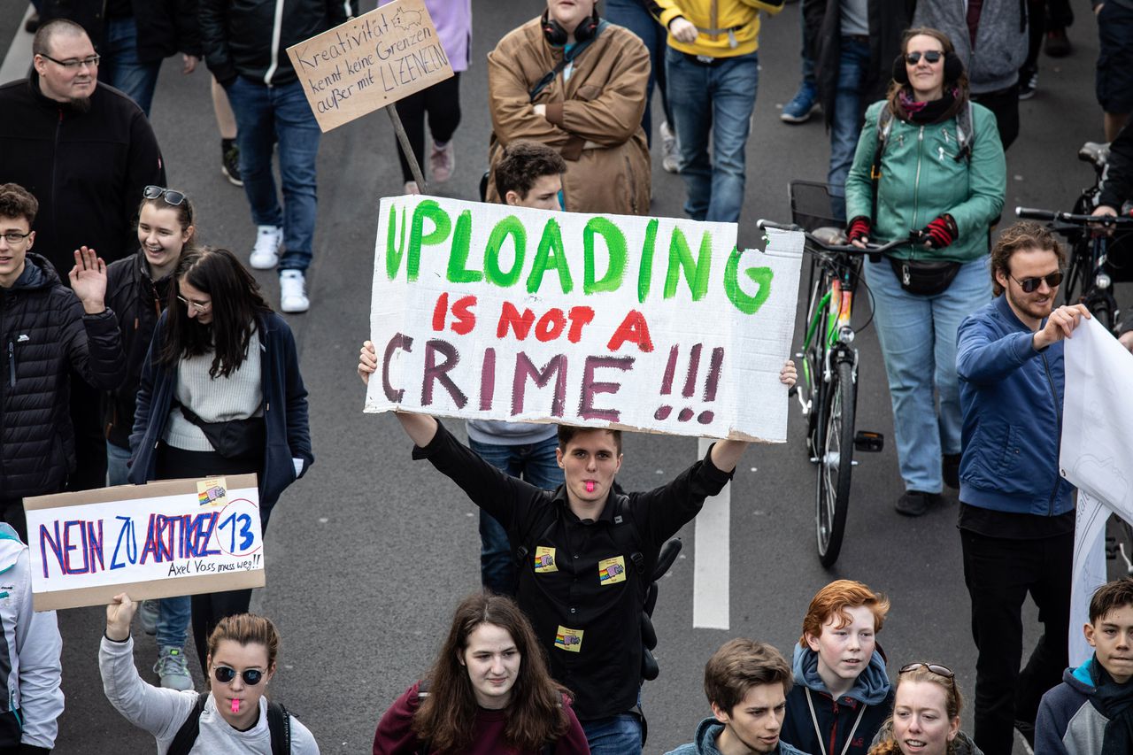 Duitsers gingen in maart 2019 de straat op in Berlijn om te protesteren tegen uploadfilters.