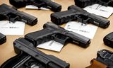 In juli 2015 vond de politie  pistolen, revolvers, automatische wapens, munitie en handgranaten in een opslagruimte in Nieuwegein. 