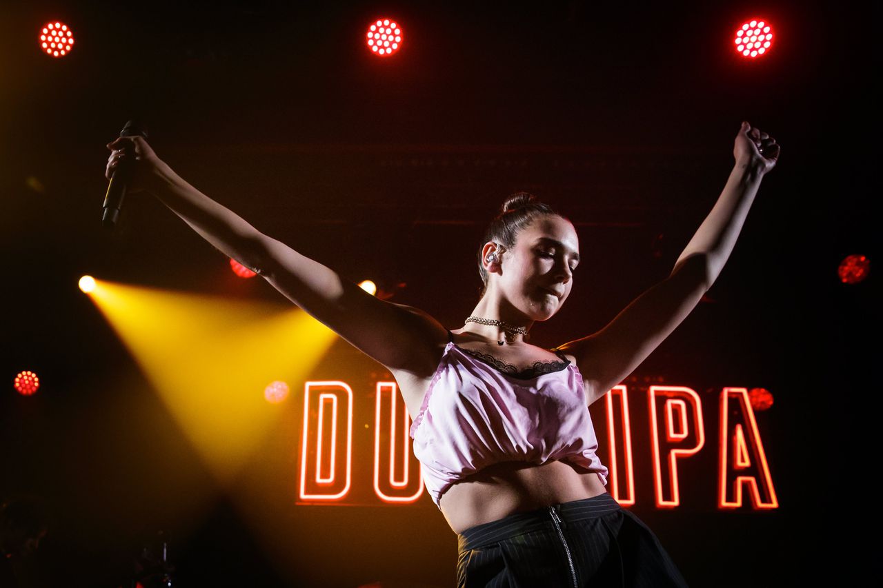 Van de grote festivals heeft alleen Lowlands een vrouwelijke headliner: Dua Lipa.