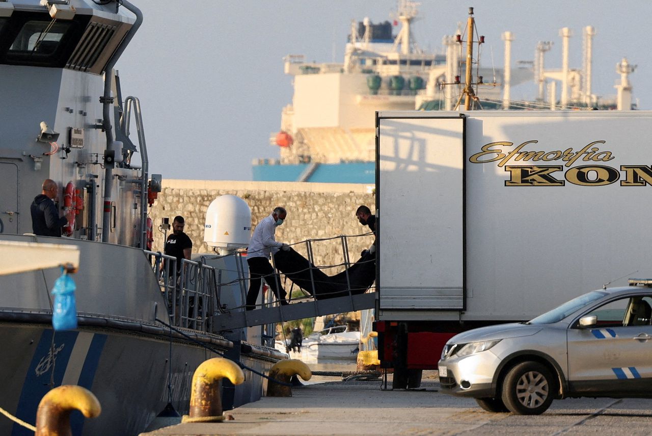 BBC: Griekse kustwacht joeg tientallen migranten dood in met pushbacks, gooide negen mensen opzettelijk over boord 