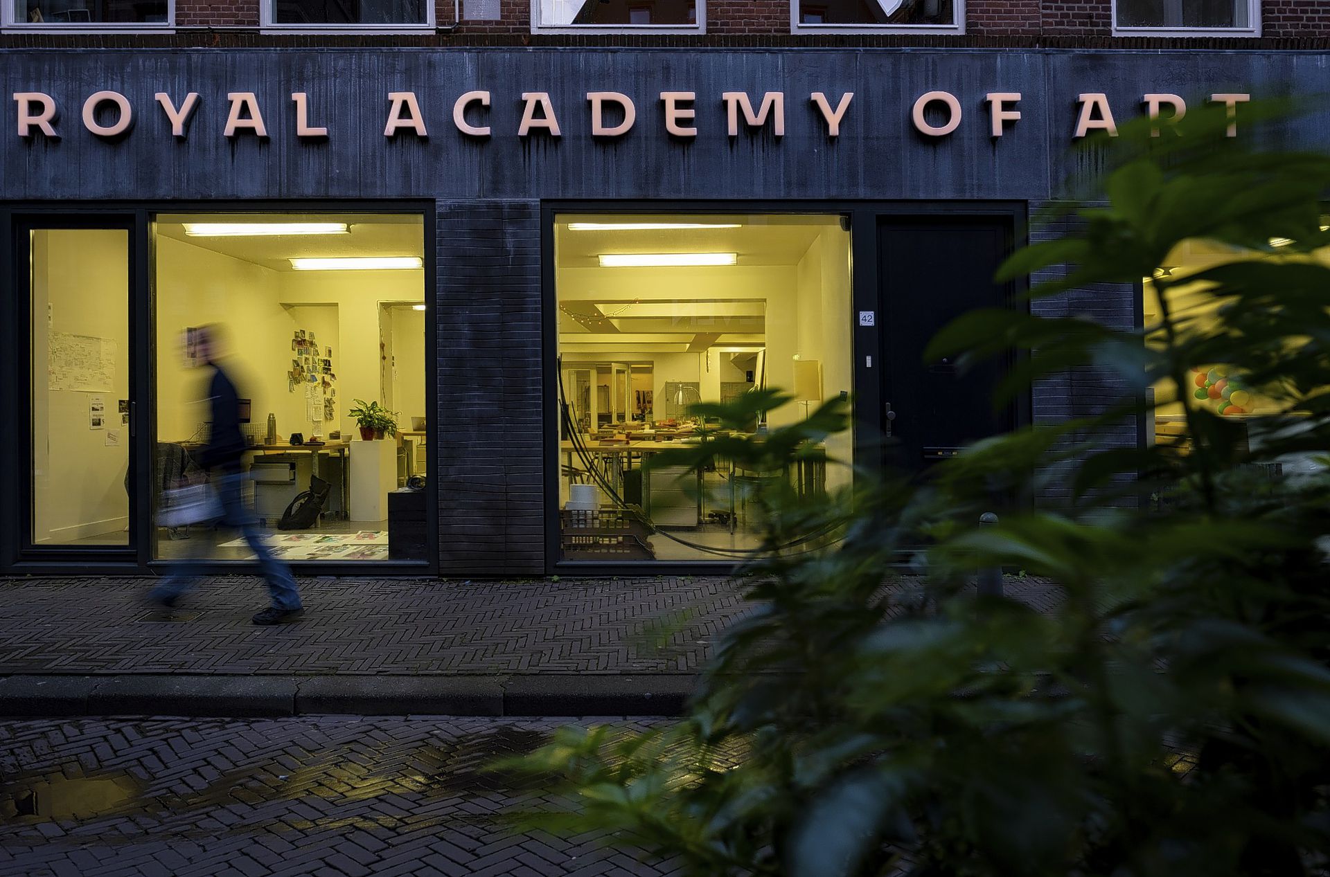 Docenten KABK geschorst na publicaties over wangedrag - NRC