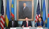 Sekretarz stanu USA Marco Rubio ze swoim rwandyjskim odpowiednikiem Olivierem Nduhungirehe i kongijską odpowiedniczką Thérèse Kayikwamba Wagner przebywali w piątek w Waszyngtonie.
