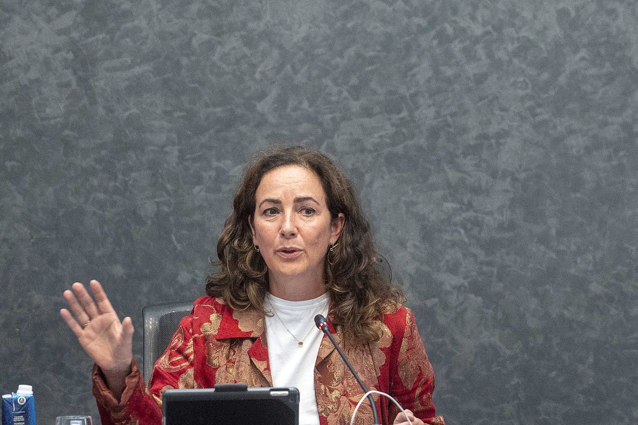Burgemeester Halsema in de gemeenteraad.