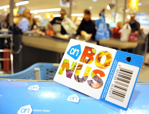 Minder omzet voor Ahold - klant Albert Heijn koopt minder - NRC