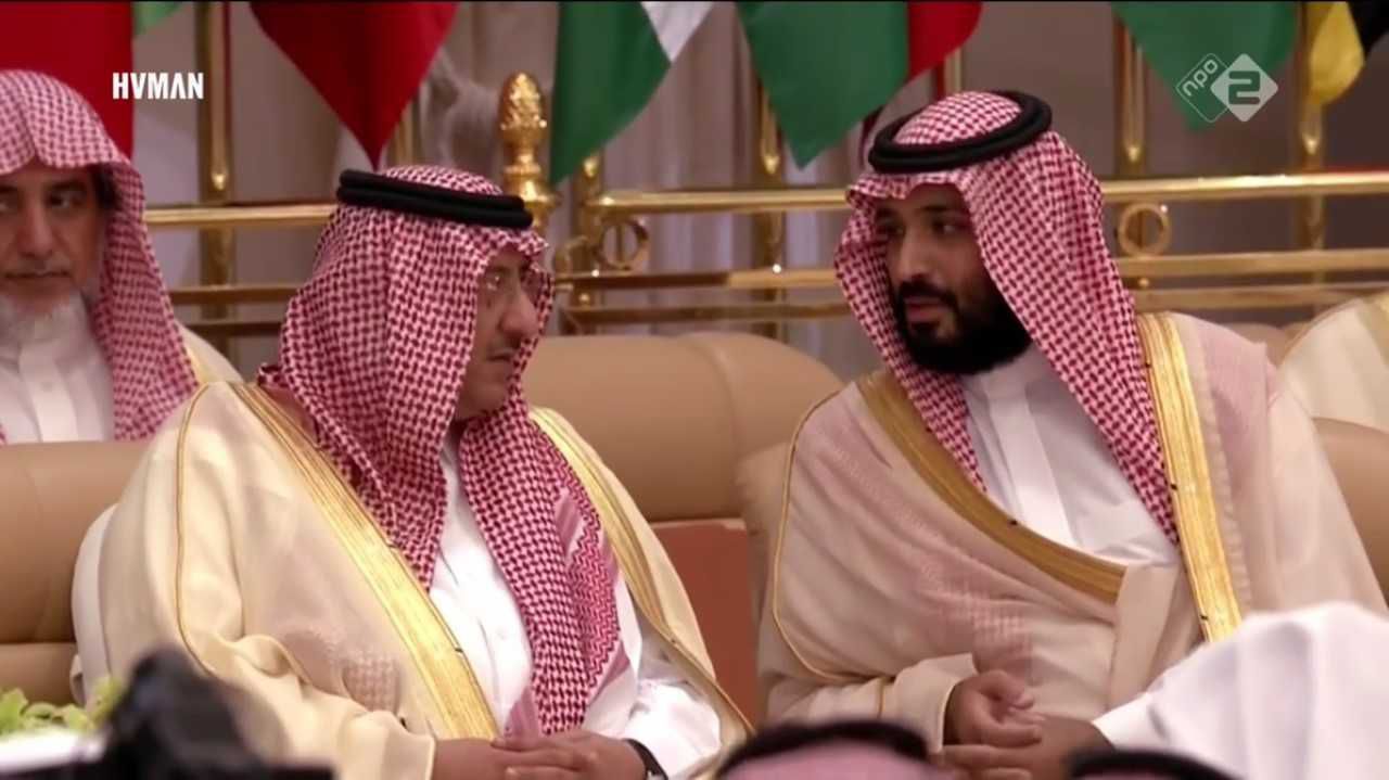 De Saoedische kroonprins Mohammed bin Salman (rechts) in Huis van Saoed (HUMAN)