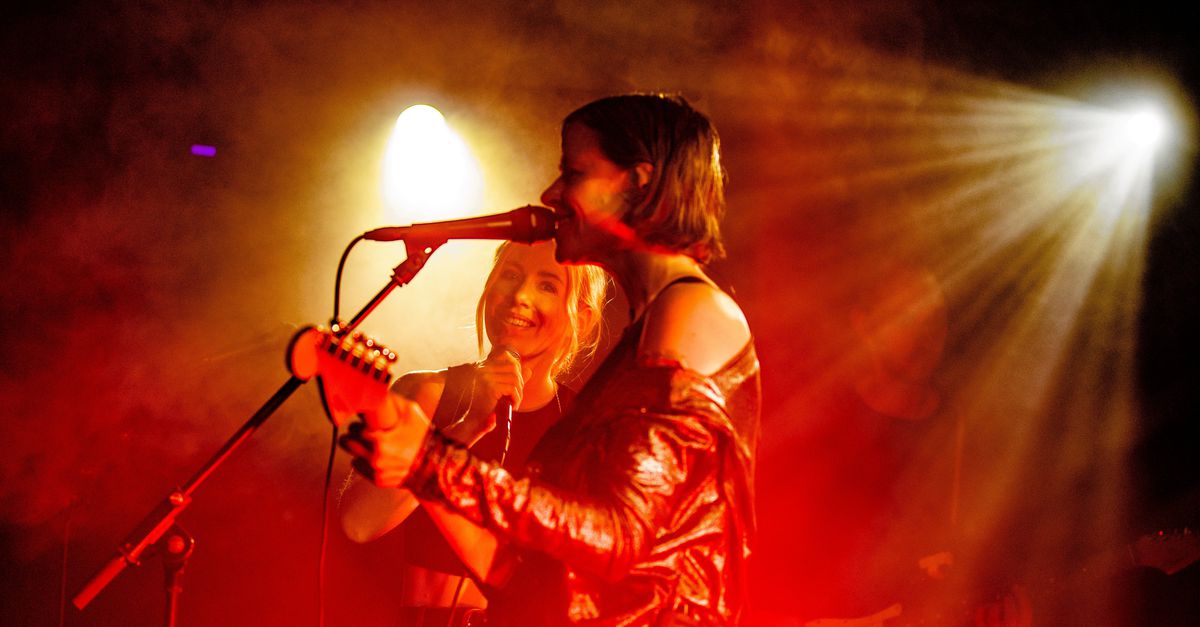 Robin Kester en Amber Arcades plagen en versterken elkaar in ...