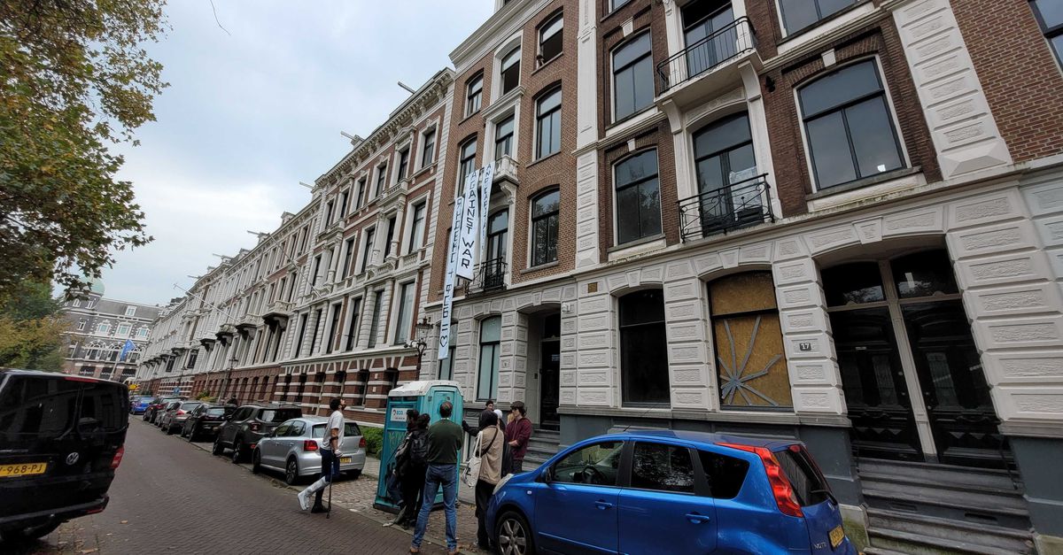 Pand van Russische miljardair en oprichter van Yandex in Amsterdam gekraakt  - NRC