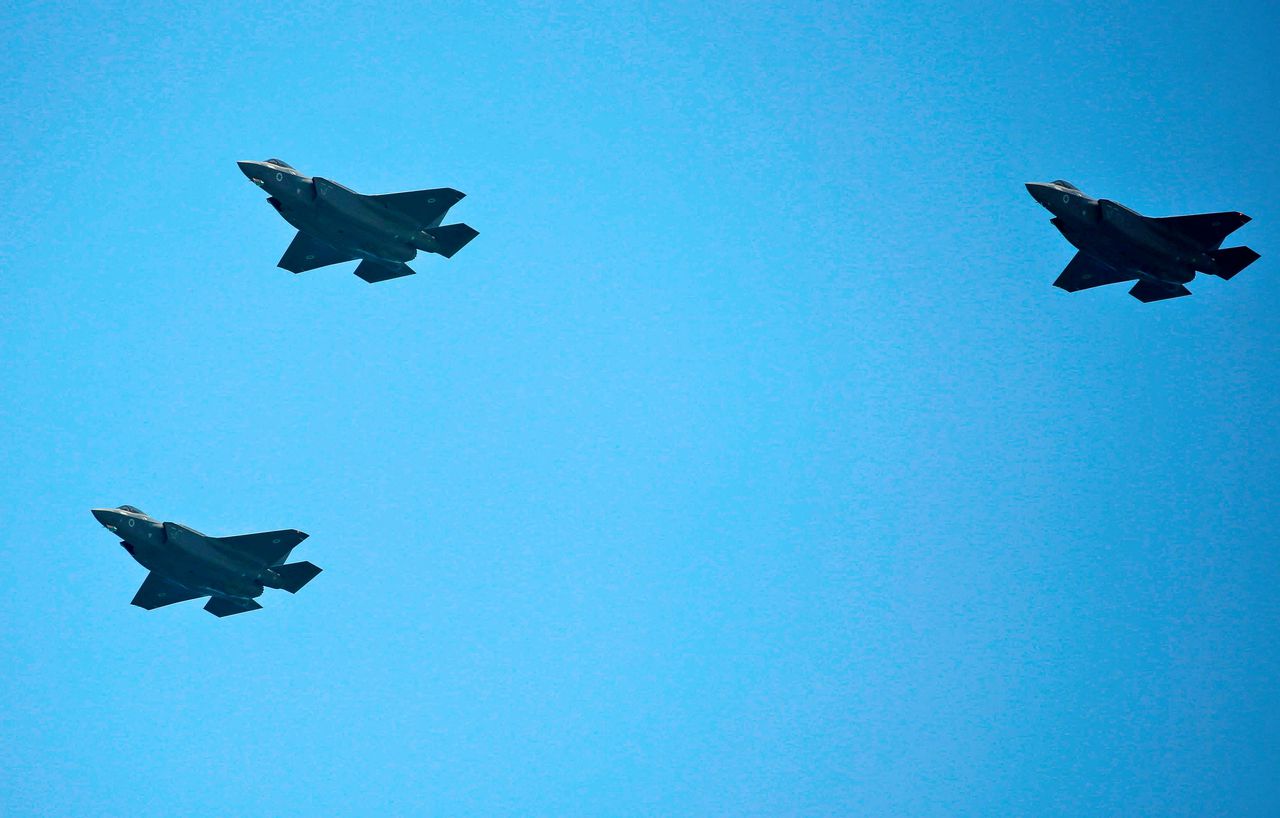 De F-35 in actie tijdens een luchtshow als onderdeel van de viering van de 70ste onafhankelijkheidsdag op 19 april 2018.