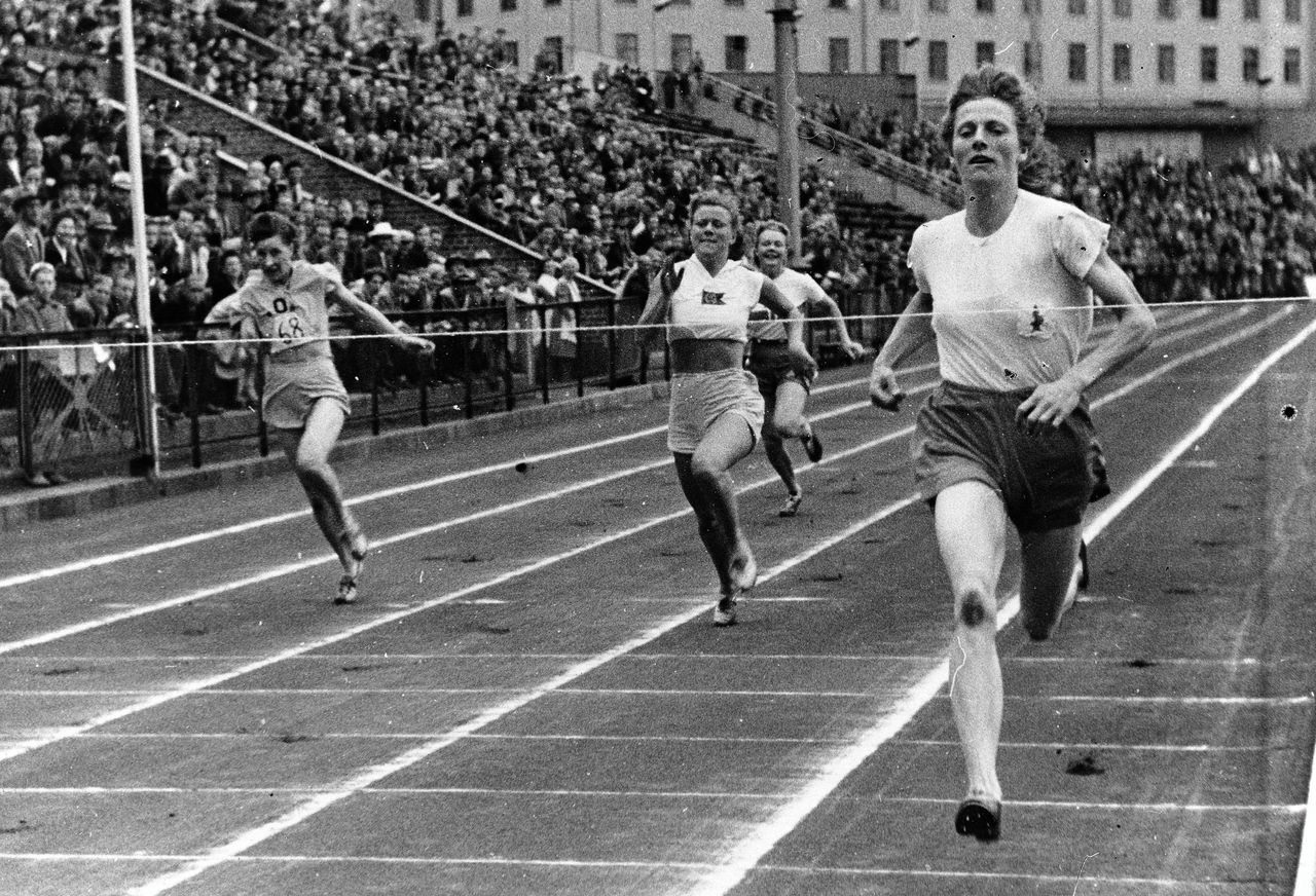 Viervoudig olympisch kampioen Fanny Blankers-Koen op de Spelen van Londen in 1948.