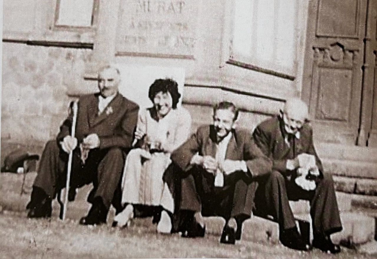 ‘Hun vaders gingen, heel romantisch, mee op huwelijksreis’