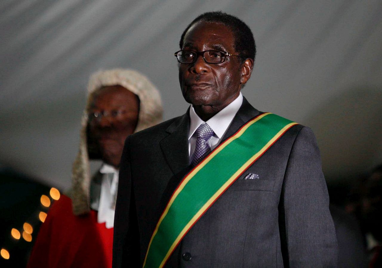 Robert Mugabe in 2008, toen nog president van Zimbabwe.