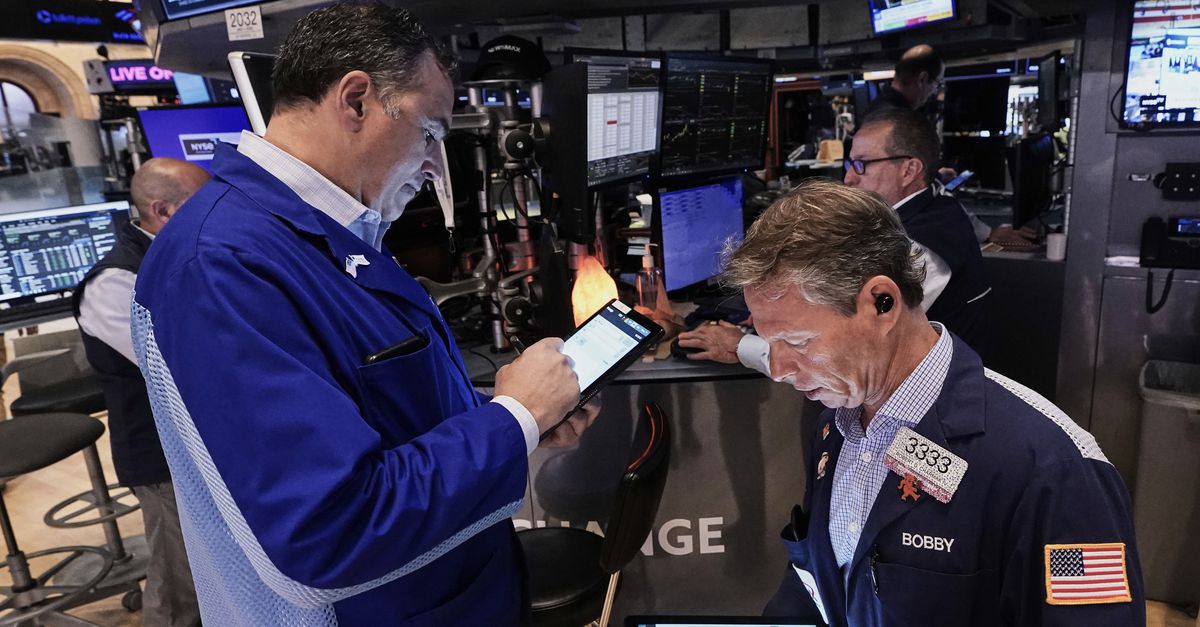 Wall Street opent hoger nadat federale rechtbank Trumps importheffingen heeft teruggefloten