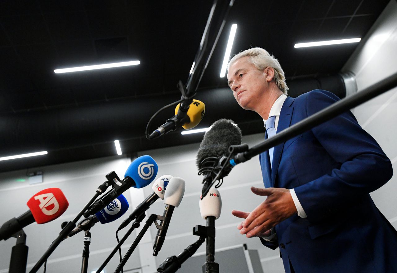 PVV-leider Geert Wilders houdt een persconferentie na de uitspraak in zijn rechtszaak.