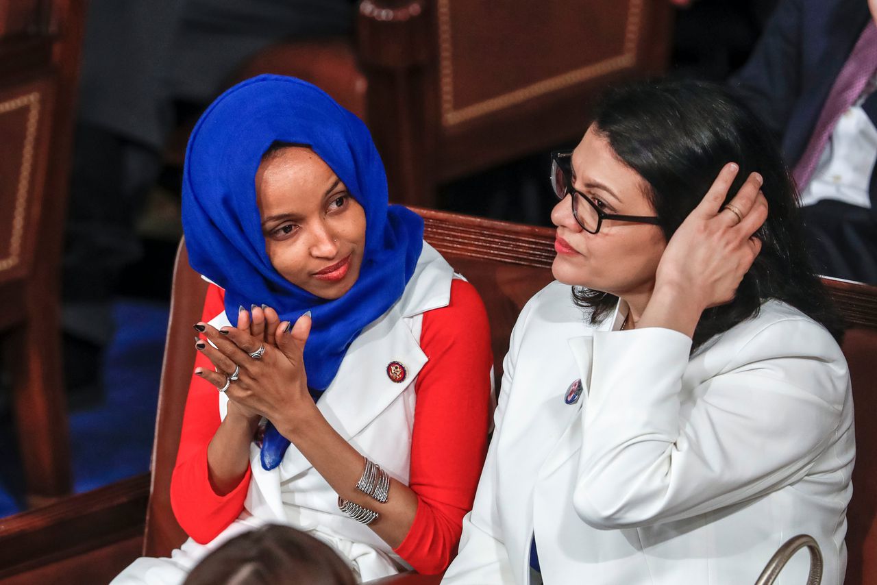 De Congresleden Ilhan Omar (links) en Rashida Tlaib, in februari van dit jaar.