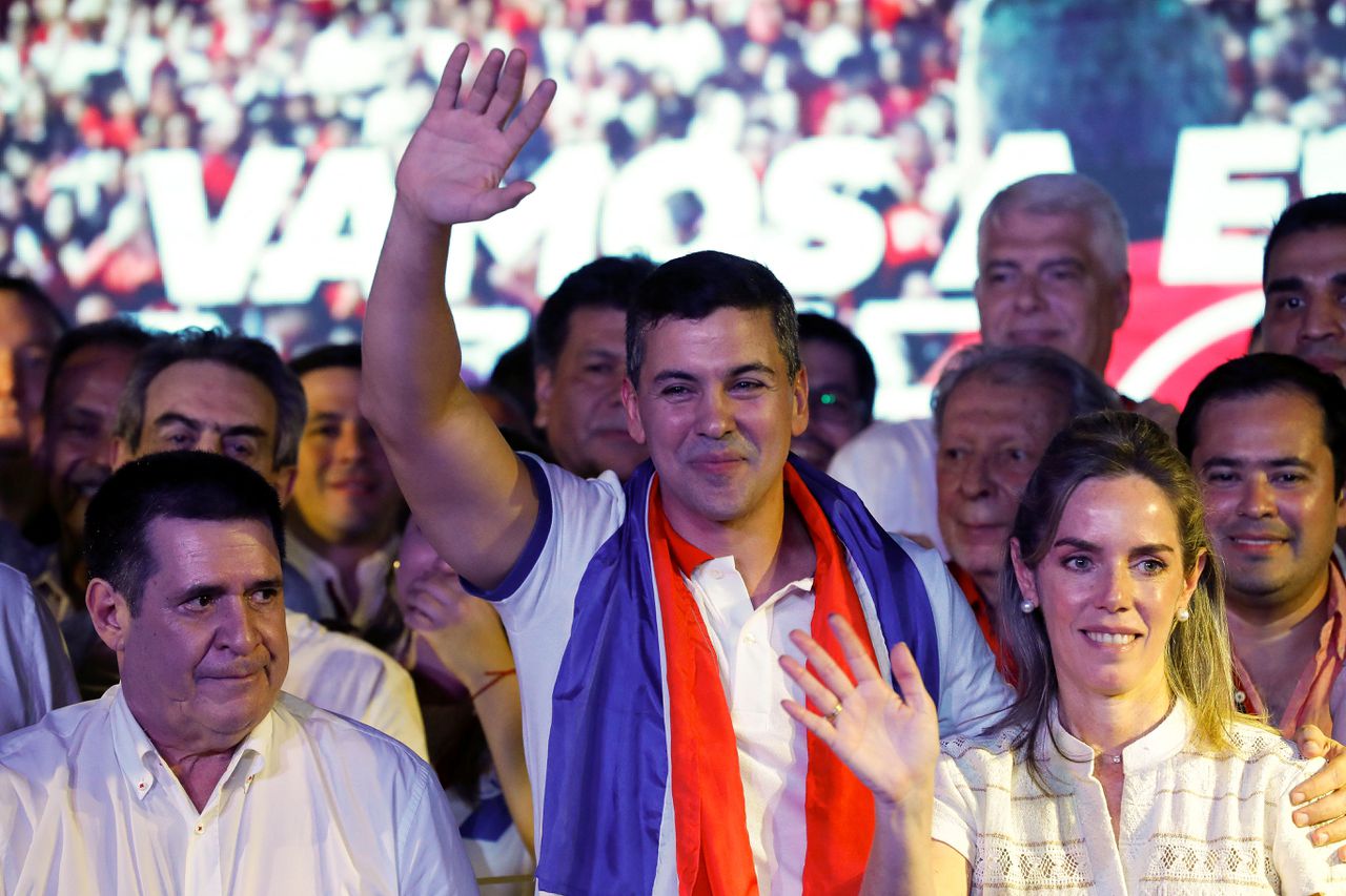 Conservatieve kandidaat Santiago Peña wint presidentsverkiezingen Paraguay 