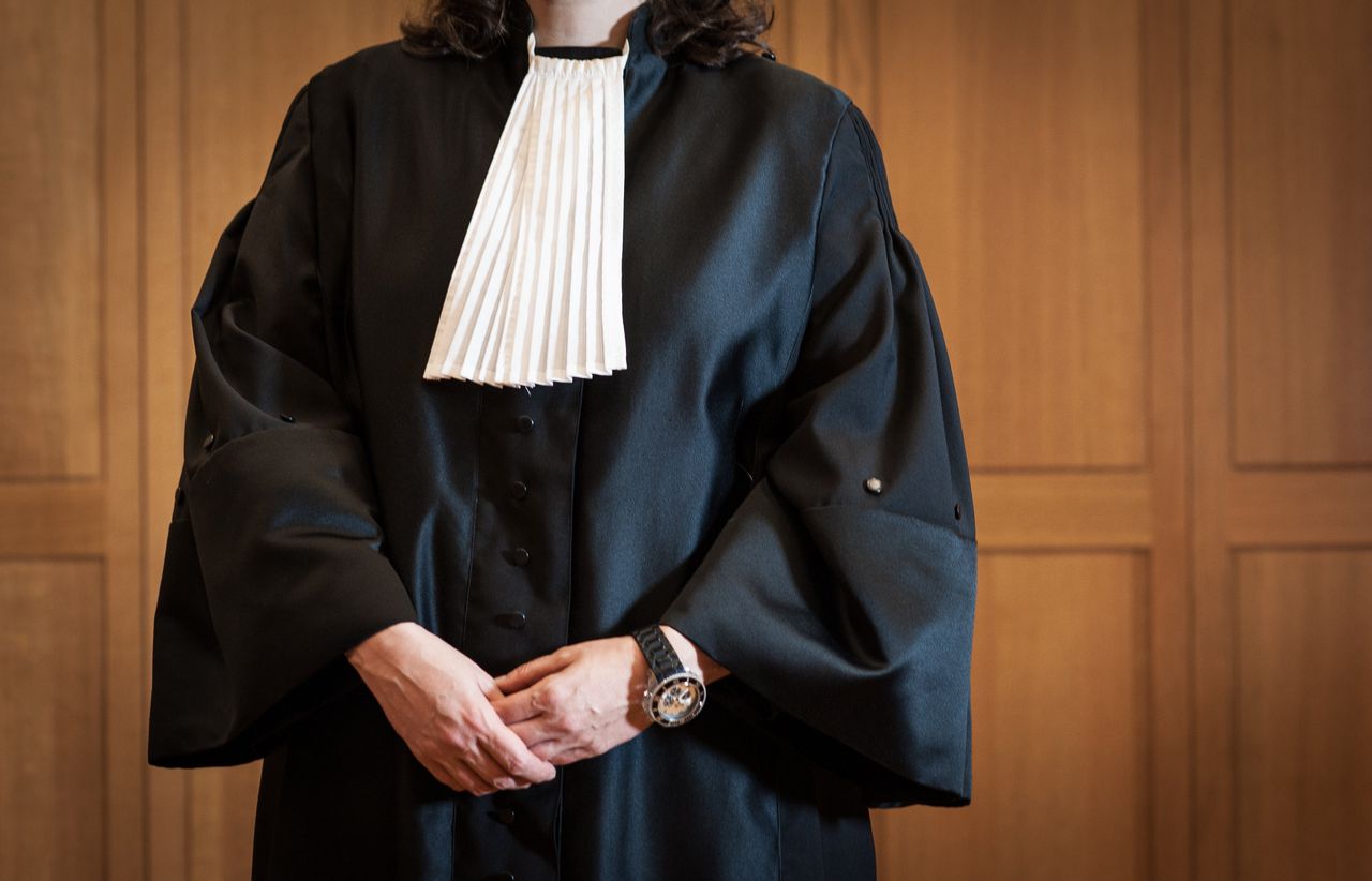 Vrouwelijke rechters verdienen minder dan hun mannelijke collega’s en dat pikken ze niet (meer) 
