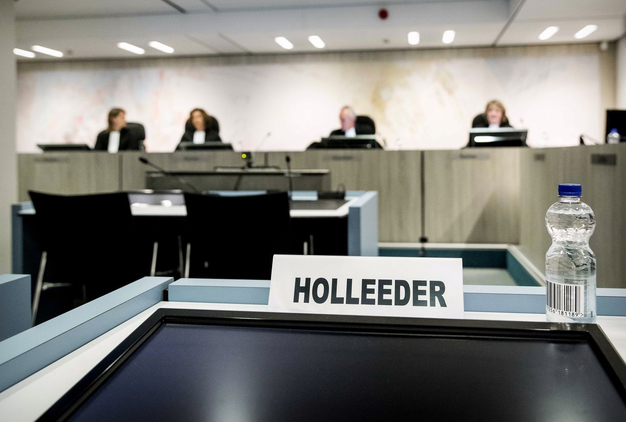 De extra beveiligde rechtbank in Amsterdam voorafgaand aan de uitspraak in de zaak tegen Willem Holleeder.