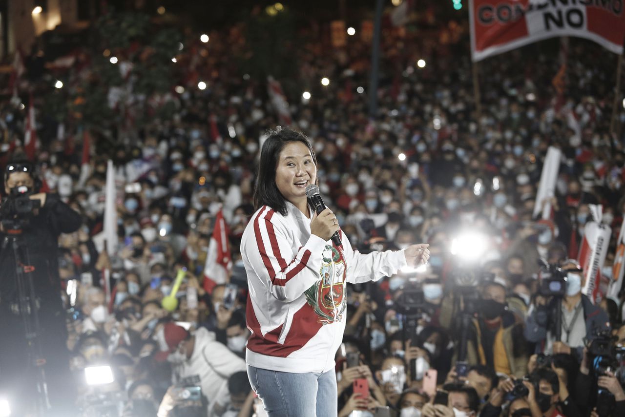 Keiko Fujimori spreekt haar kiezers toe tijdens een bijeenkomst in Lima, afgelopen weekend.