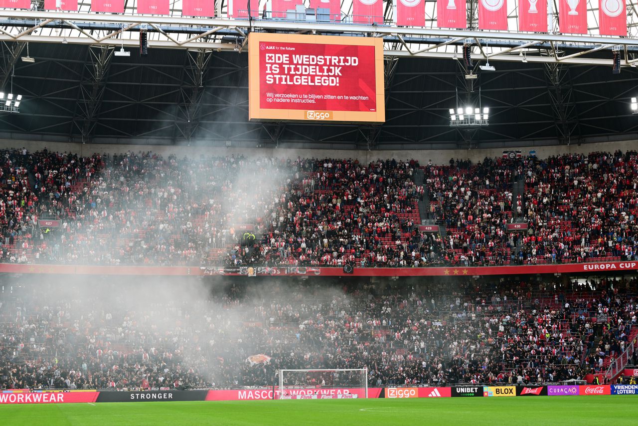 Straf voor Ajax na gestaakte Klassieker, één wedstrijd zonder F-side 