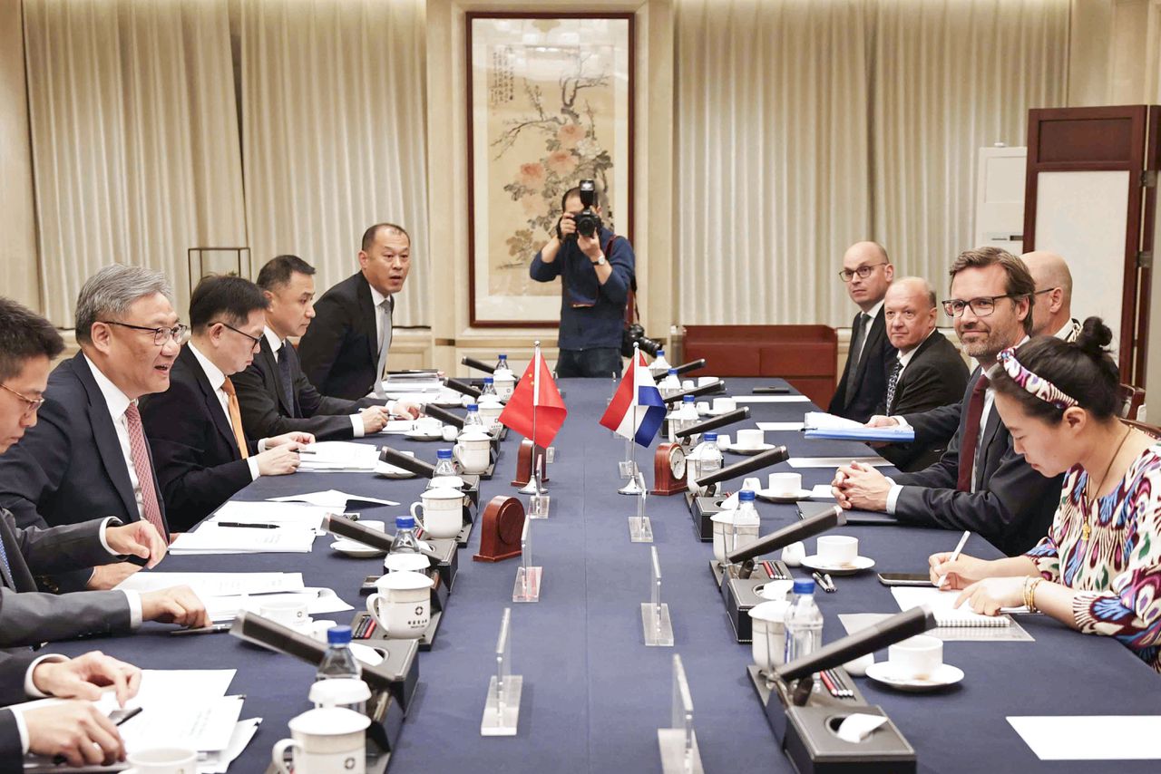 Dutch-China relations remain strained despite Beijing talks; businesses face restrictions