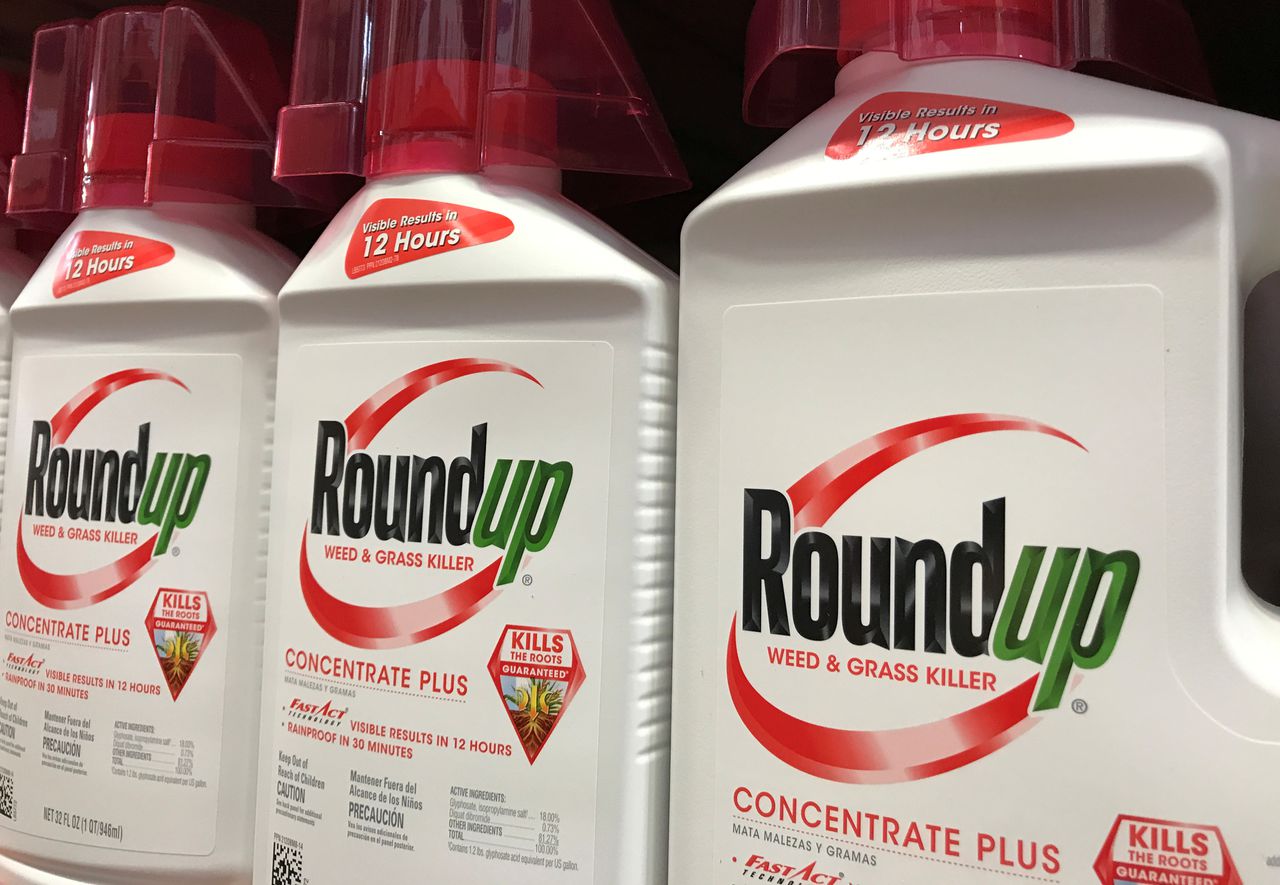 Flessen met Roundup in een winkel in de Amerikaanse staat Californië.