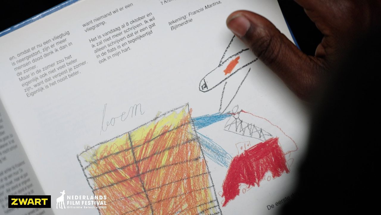 Kort na de vliegramp maakte een schooldirecteur een boek met tekeningen, teksten en gedichten van kinderen over de ramp.