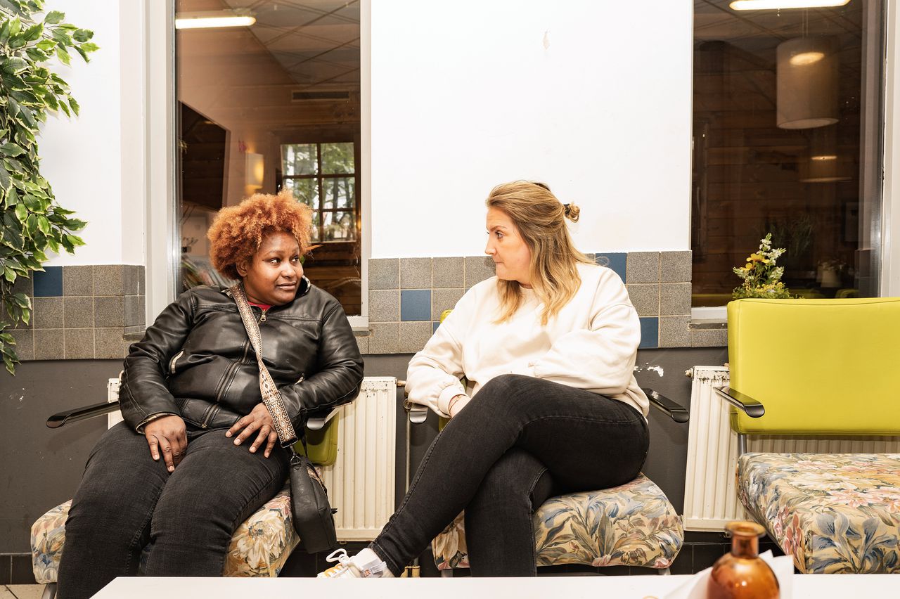 Dakloosheid Neemt Toe, Vooral Onder Vrouwen En Jongeren. Hoe Is Het In ...