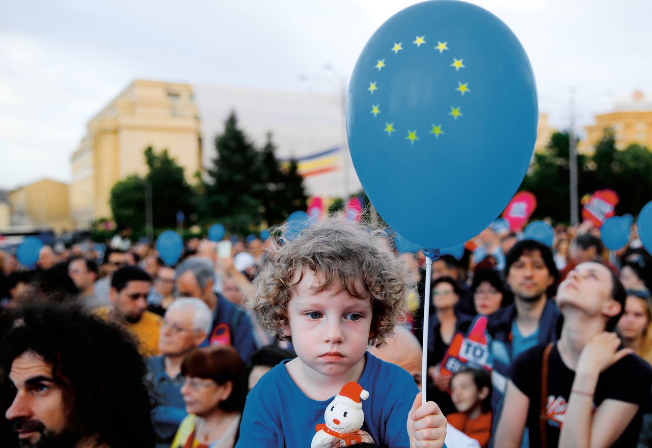 Zondag demonstreerden duizenden Roemenen vóór de Europese Unie. Ze riepen in Boekarest op te gaan stemmen voor het Europees Parlement.