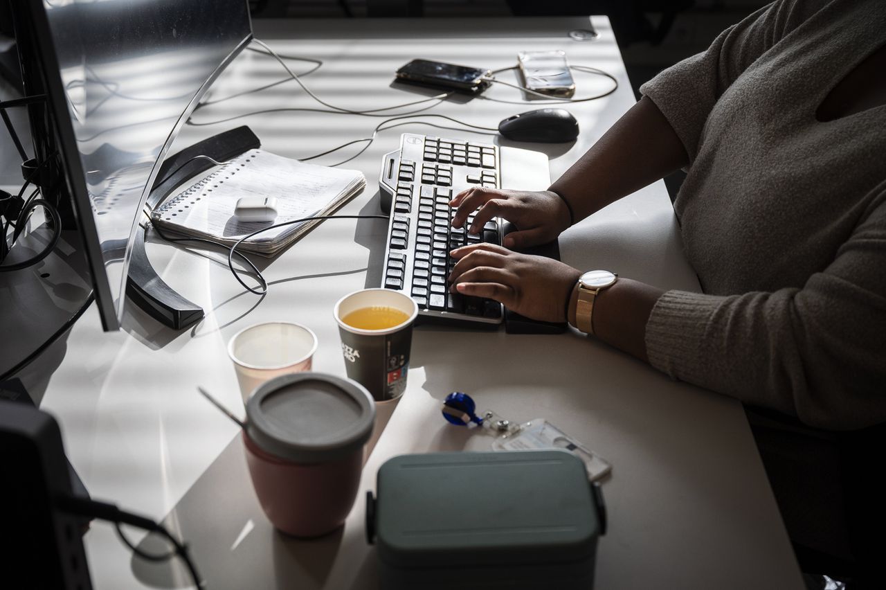 Topman techbedrijf vertrekt na Coldplay-affaire. Wanneer leidt een werkromance tot ontslag?