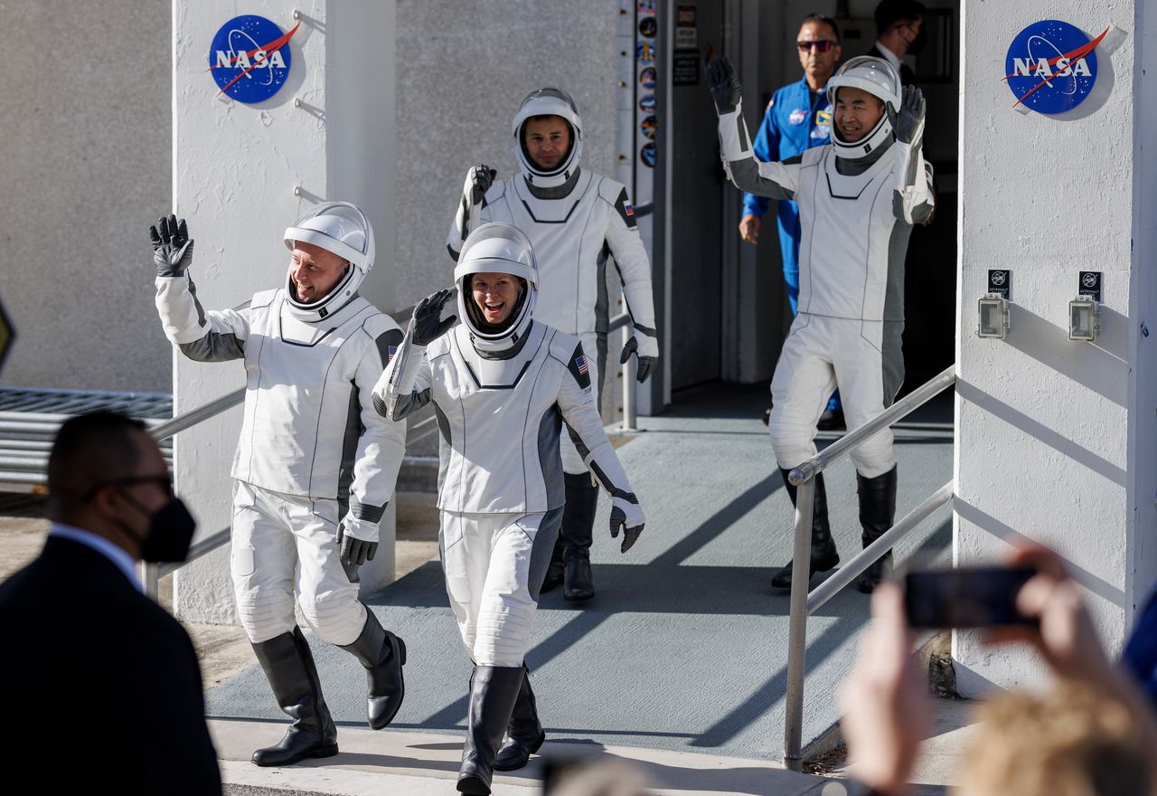 ISS-astronauten keren voortijdig terug na medisch probleem bemanningslid