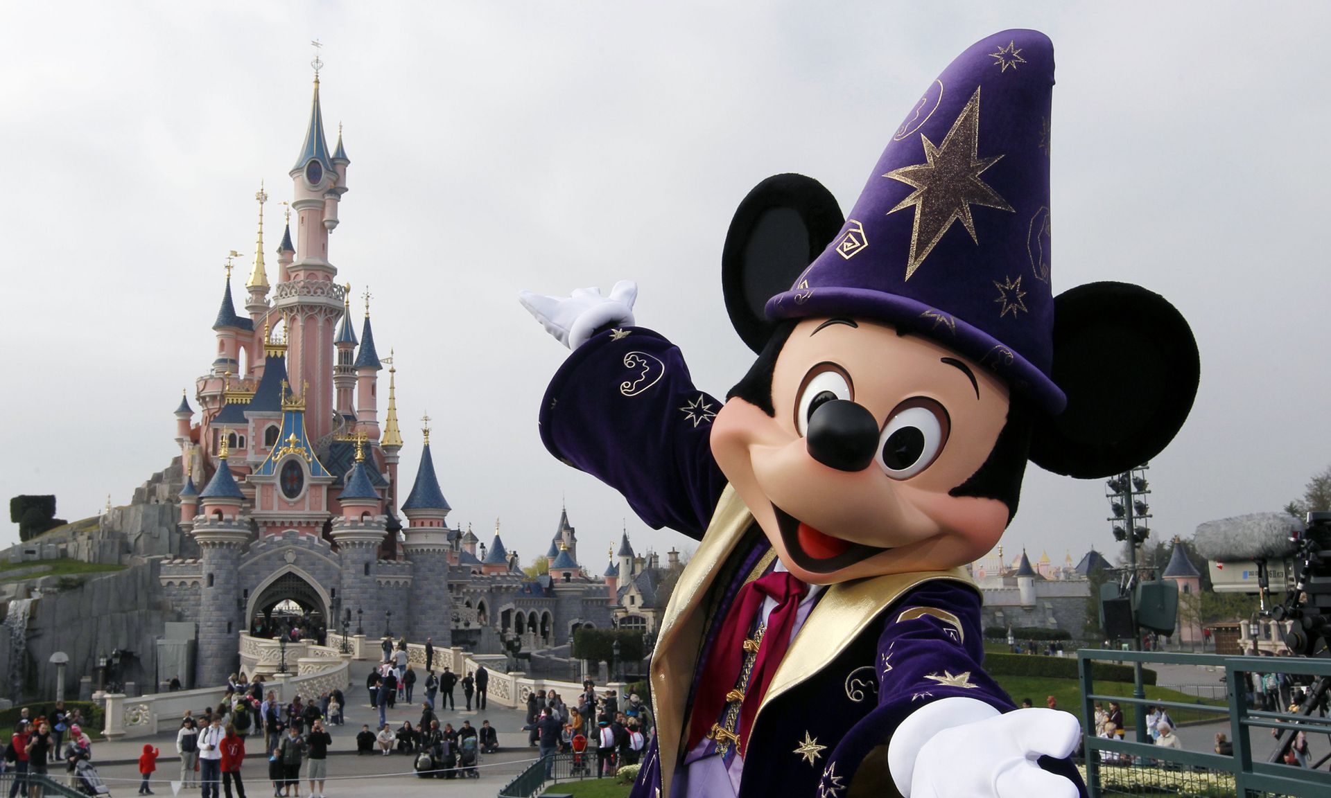 Help Mickey de winter door het is crisis bij Euro Disney NRC