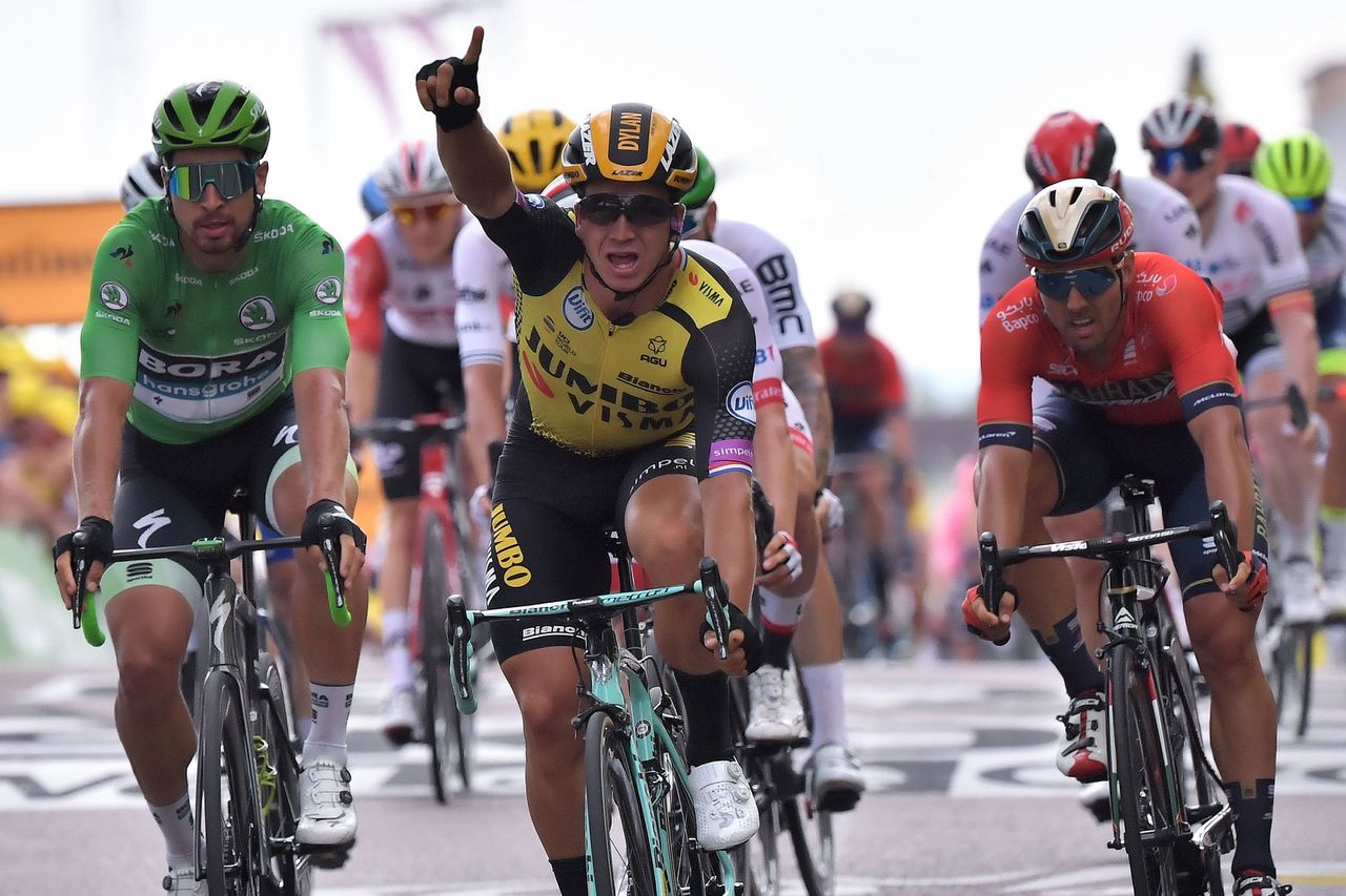 Groenewegen wint langste etappe in Tour de France na massasprint 
