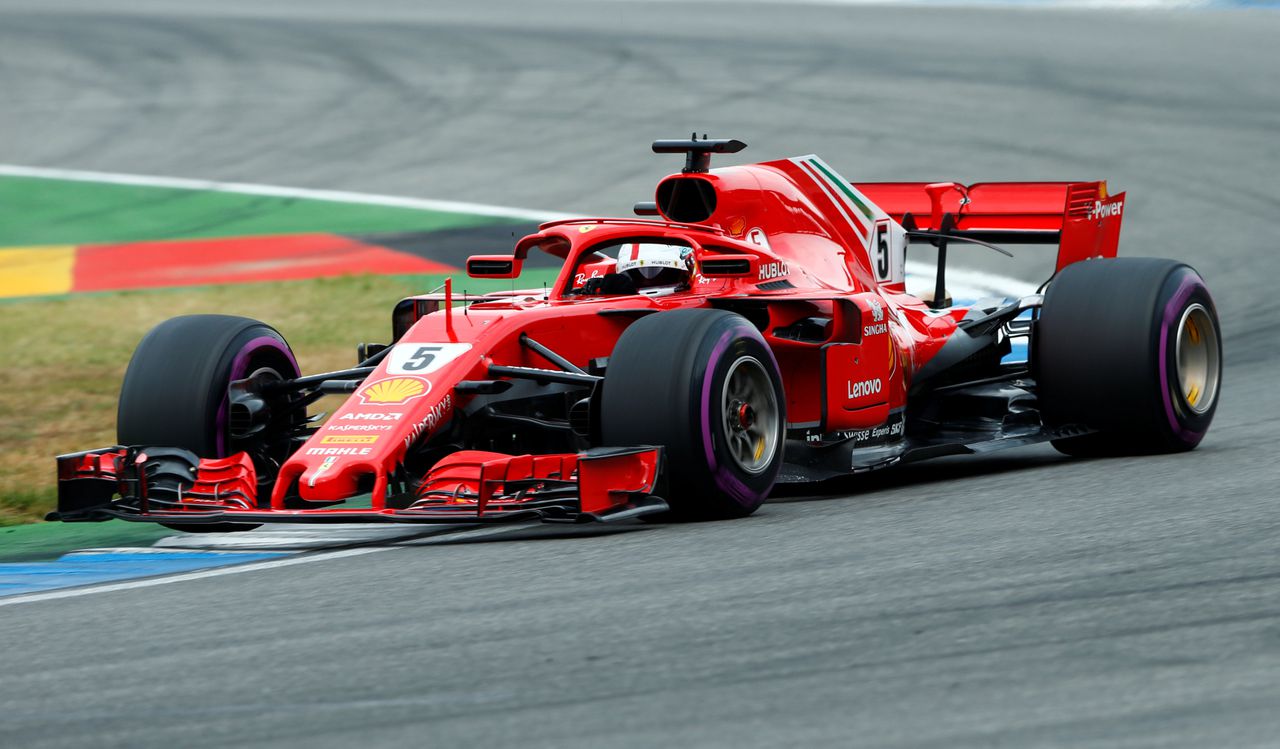 Vettel start in eigen huis vanaf pole position, Verstappen op plek vier 