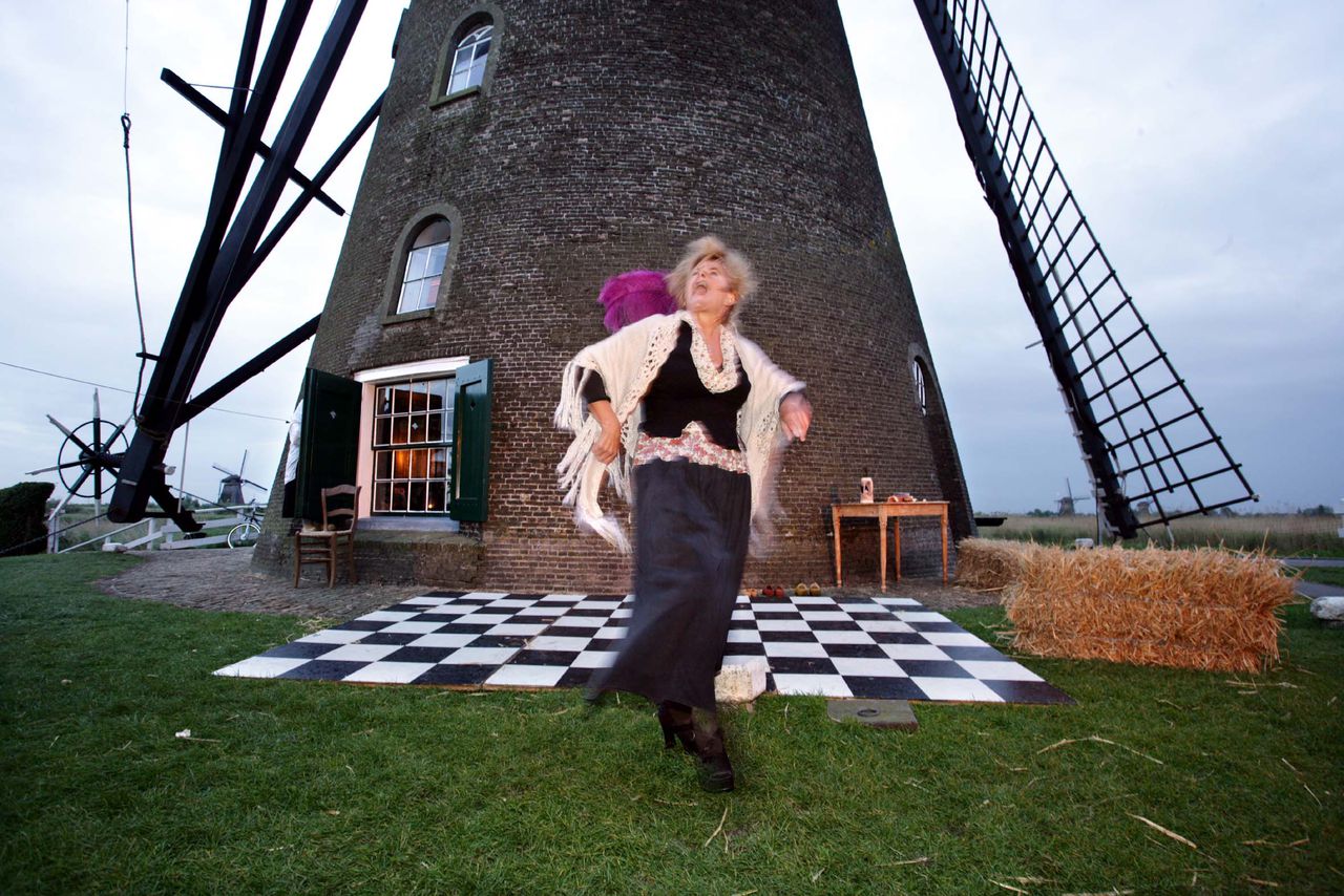 Klucht bij molens van Kinderdijk - NRC