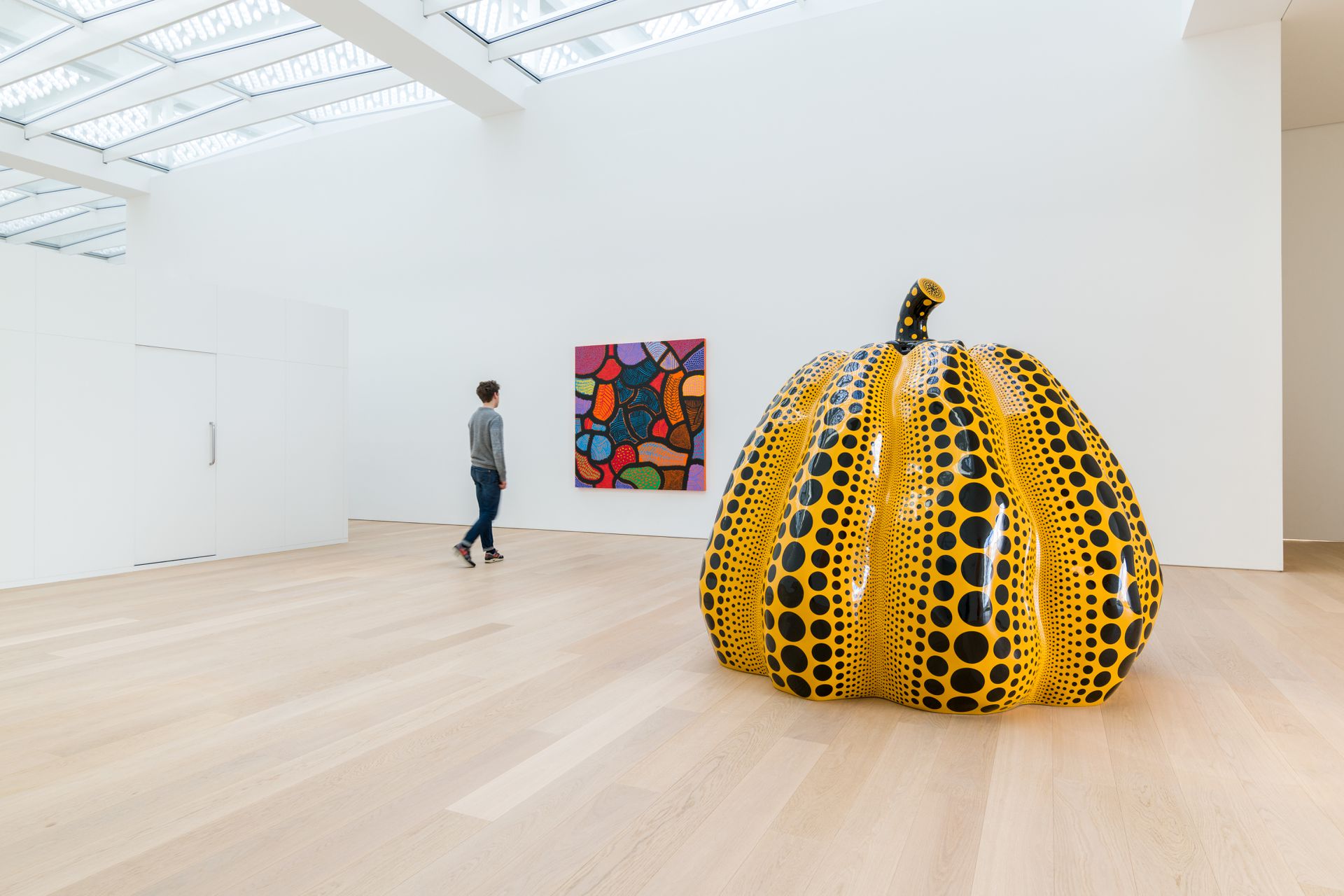 Yayoi Kusama’s stippels verbeelden de oneindigheid - NRC