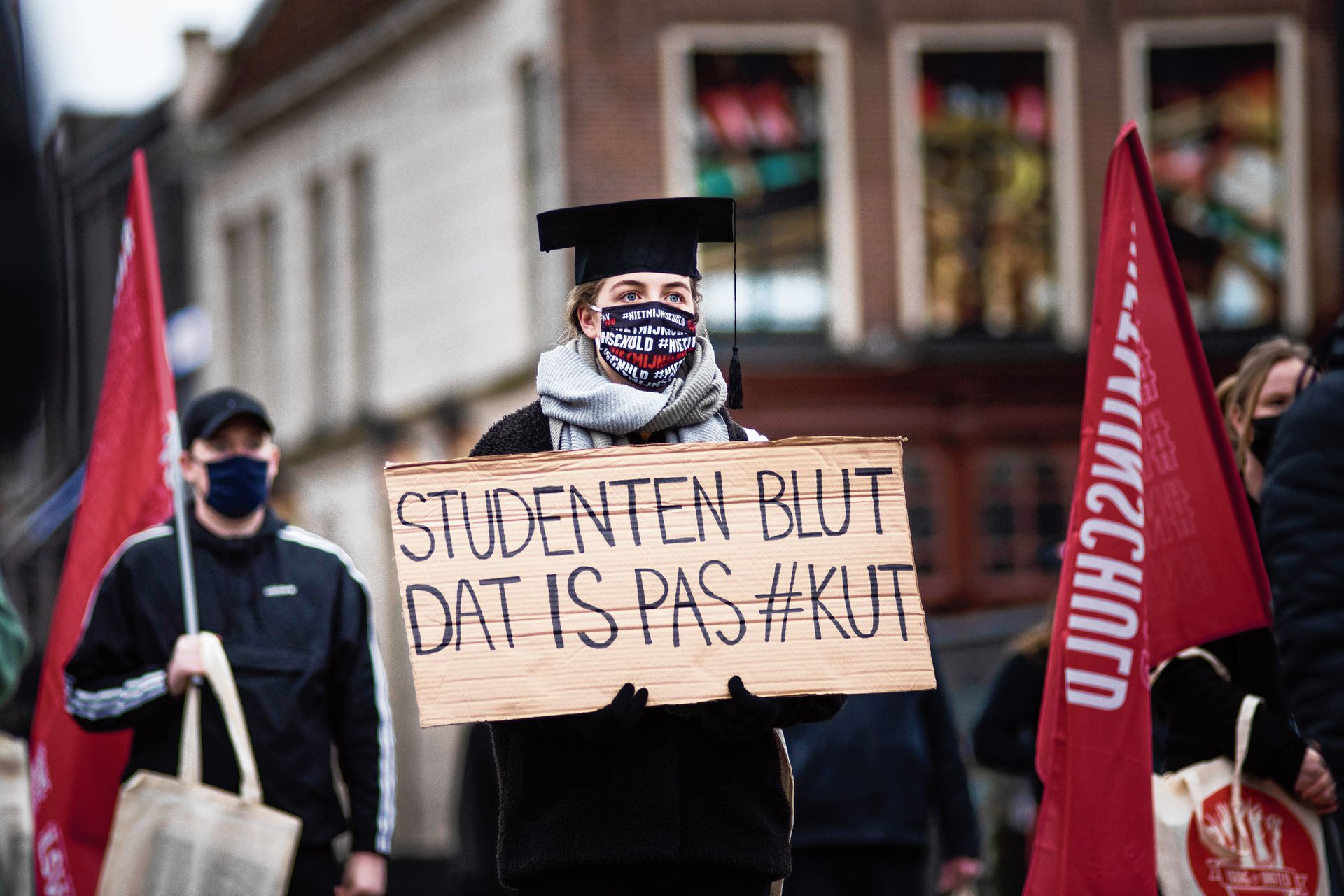 De studiebeurs komt er, maar hoe? NRC
