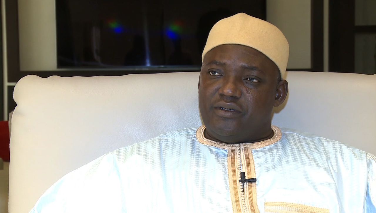 Oud-president verlaat Gambia; opvolger wil onderzoek - NRC