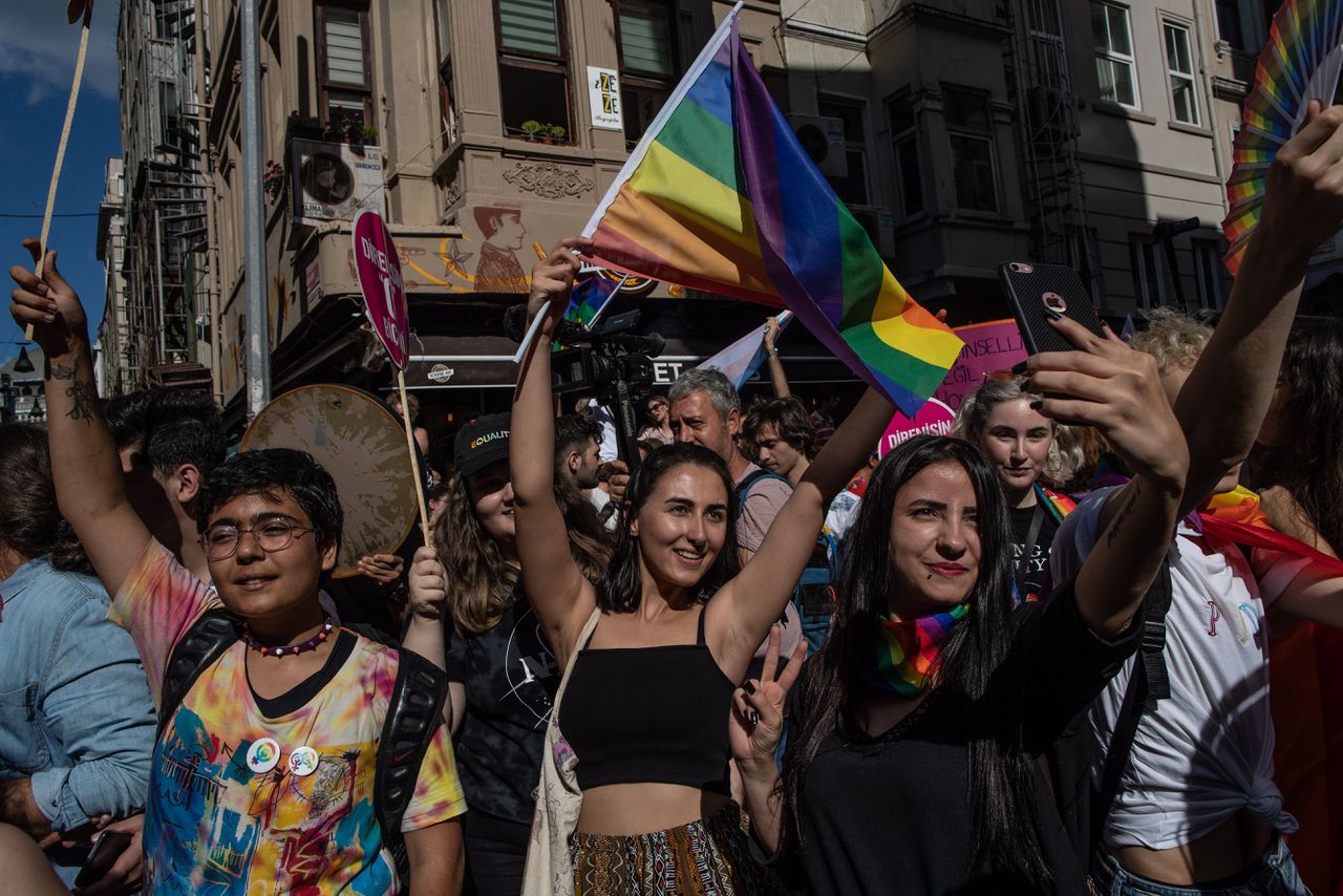 De burgemeester van Istanbul, lid van de oppositiepartij CHP, gaf in juni 2019 toestemming voor een Gay Pride, de eerste sinds 2015.