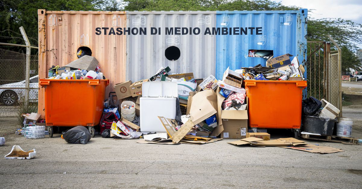 Dure woningen, overvolle scholen en een afvalberg van 25 meter: Bonaire kampt met groeiproblemen