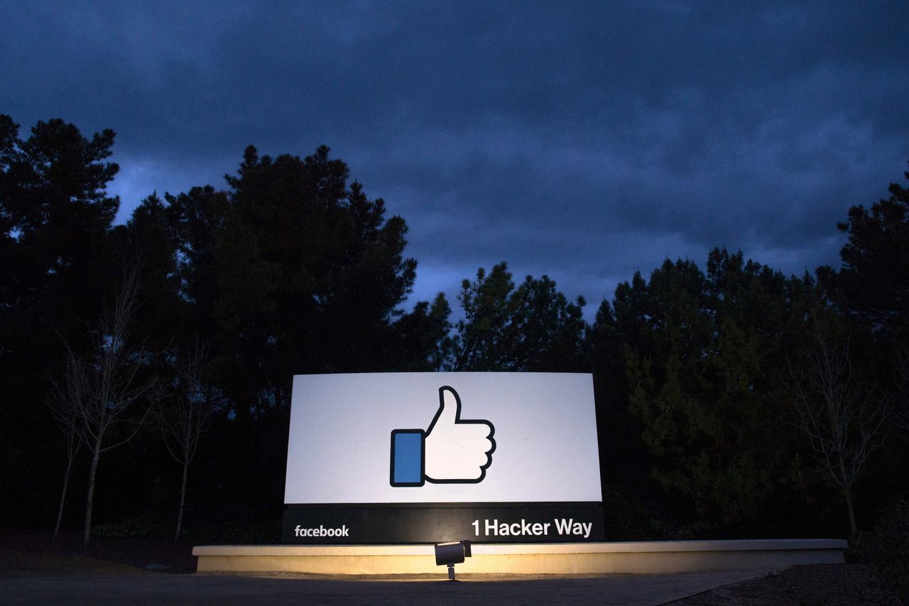 We kunnen niet weten of het algoritme van Facebook politiek gekleurd is, omdat het een bedrijfsgeheim is.