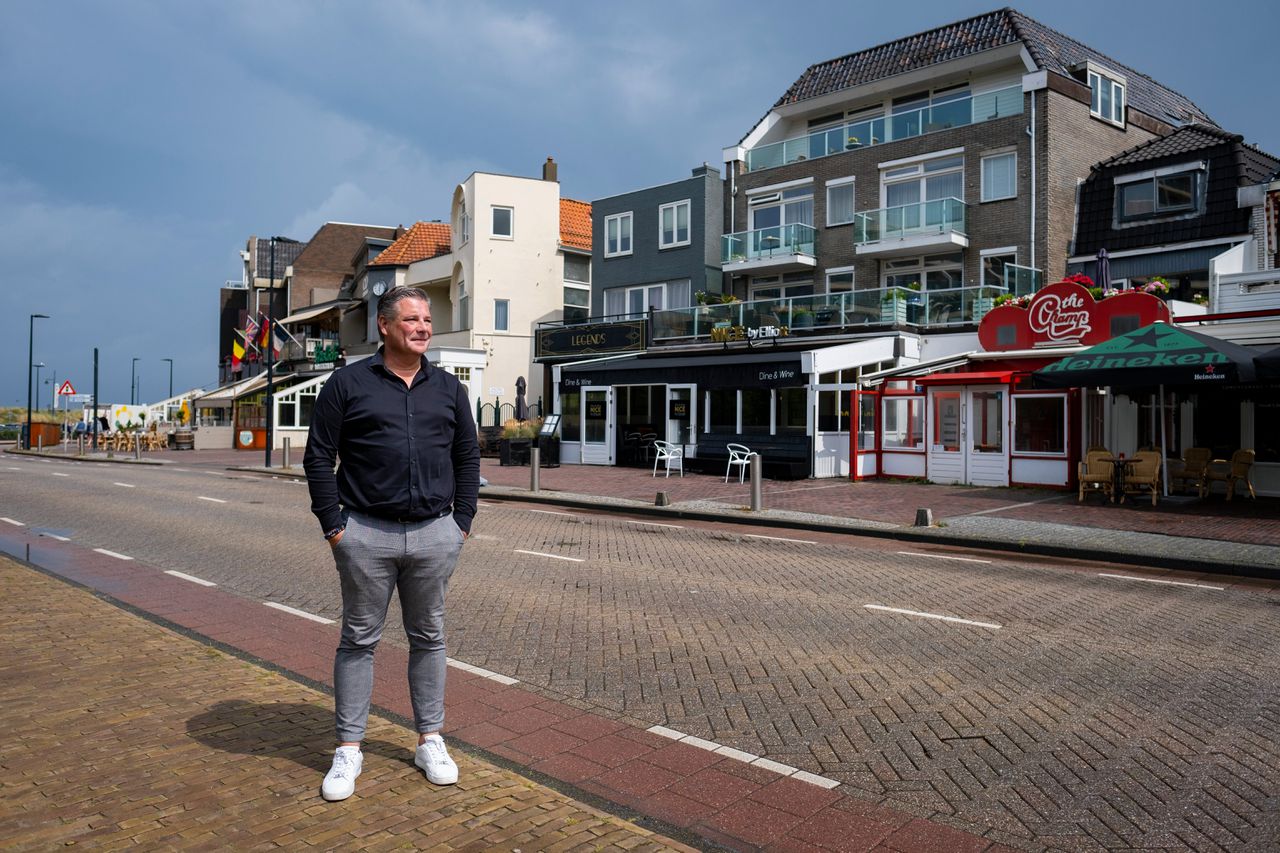 Ondernemer Elliott Dekker bij uitgaansstraat De Grent in Noordwijk.