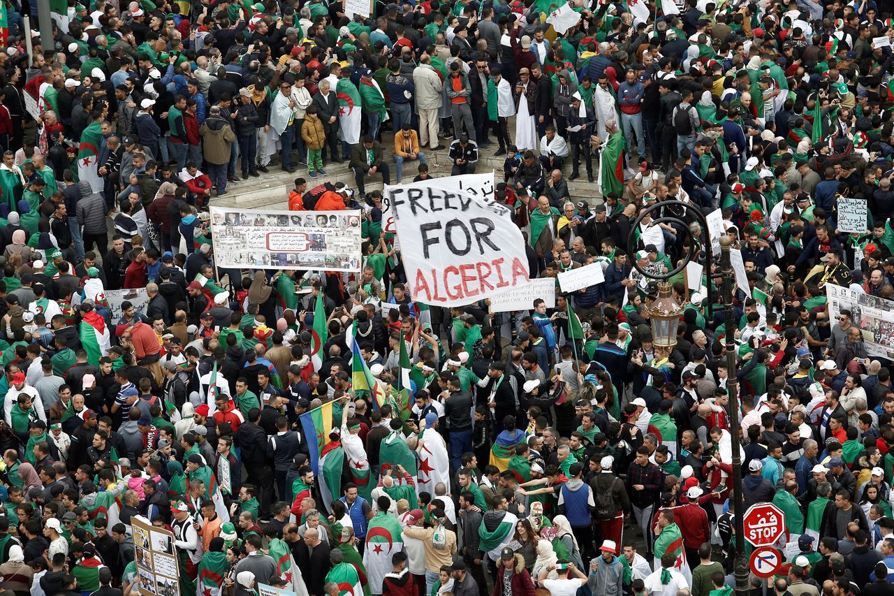 Vijf Algerijnse miljardairs gearresteerd vanwege corruptie 