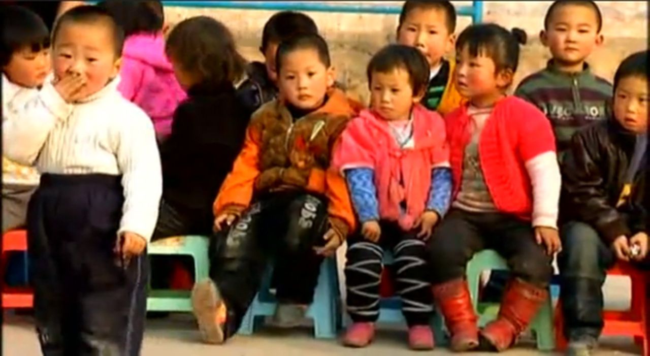 Kleine keizertjes – waarom enig kinderen in China ongelukkiger zijn - NRC