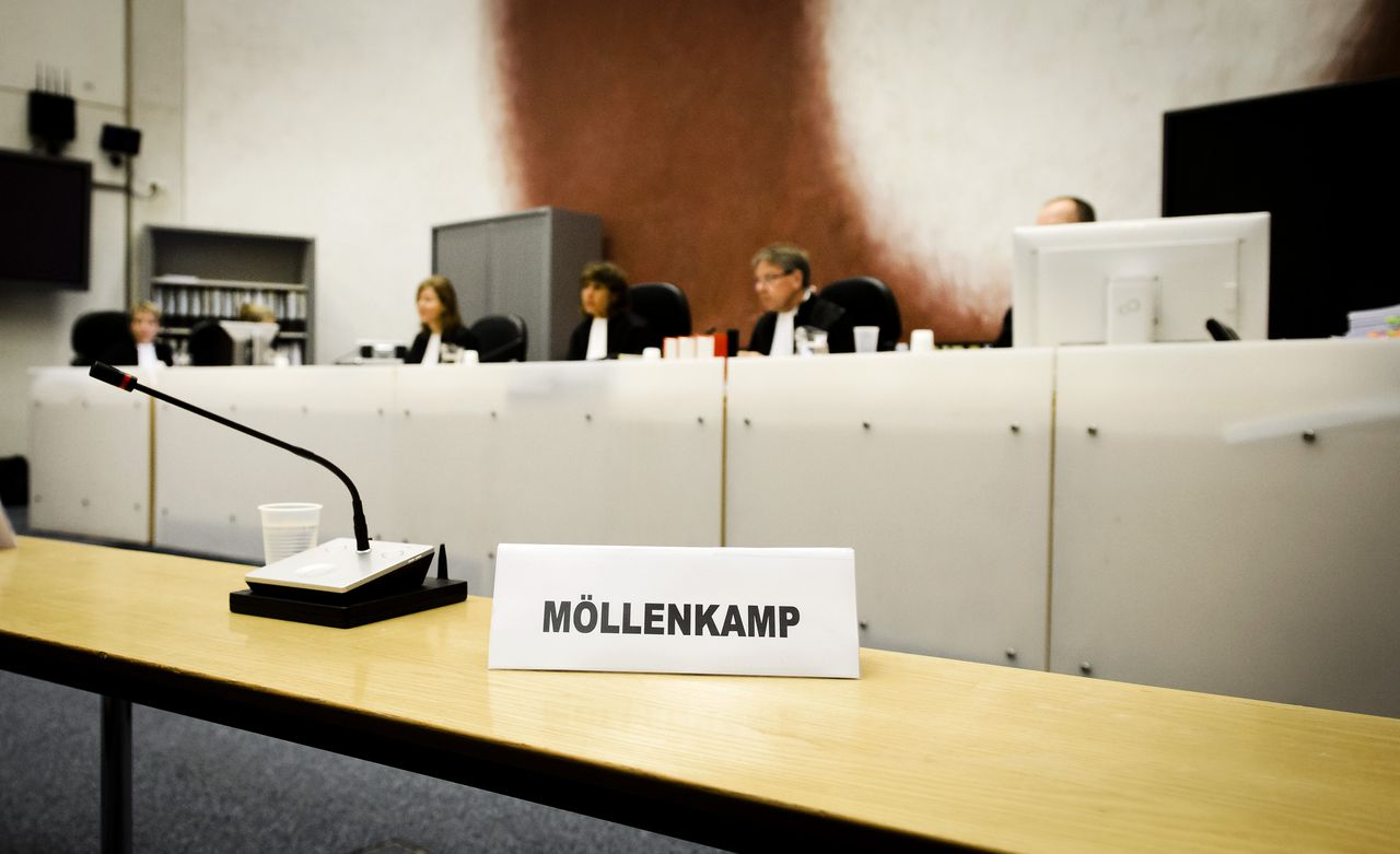Hubert Möllenkamp, de ex-topman van Rochdale is vandaag veroordeeld voor 2,5 jaar cel.