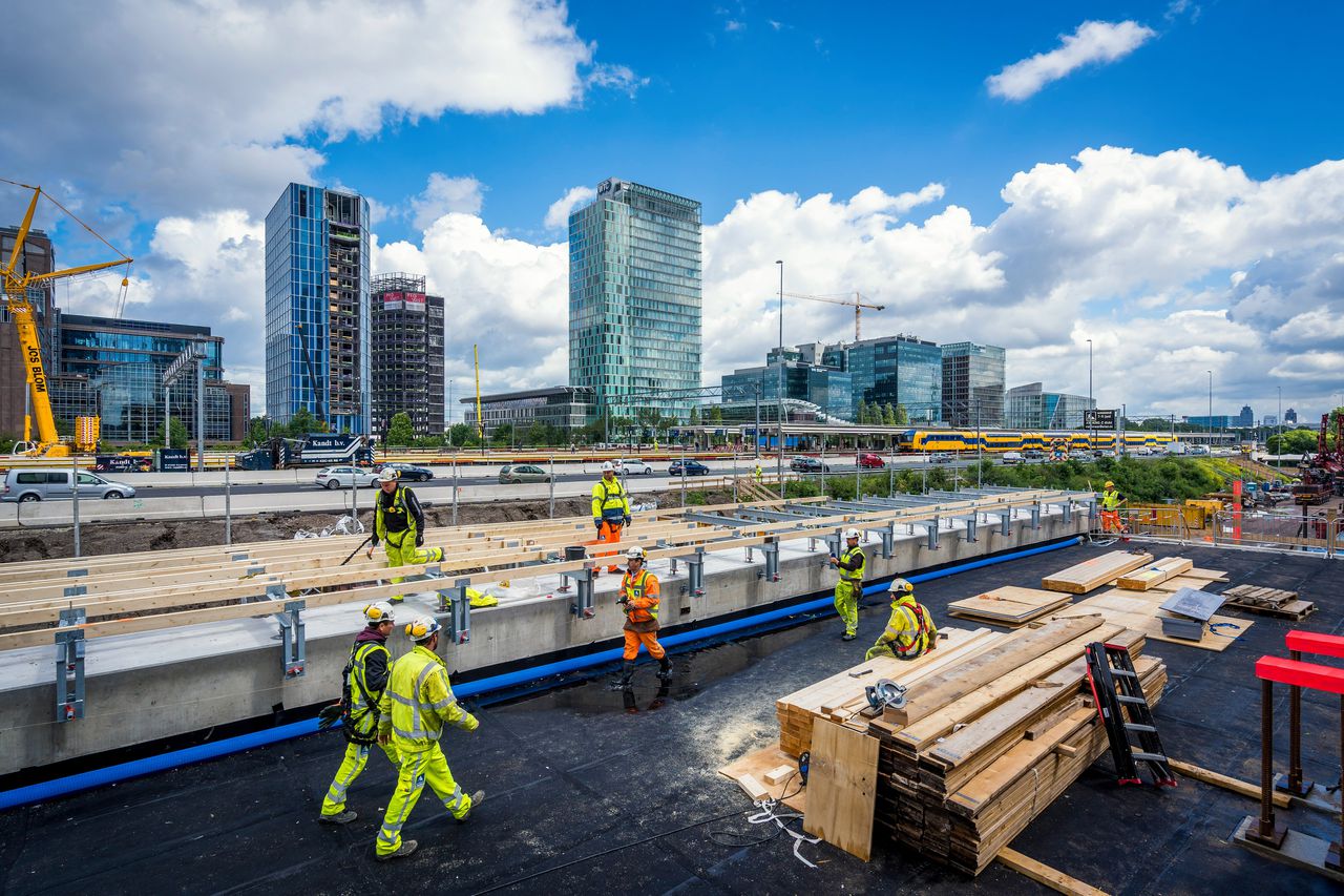 Onderzoek Rijk naar ‘nut en noodzaak’ van bouwproject Zuidasdok 