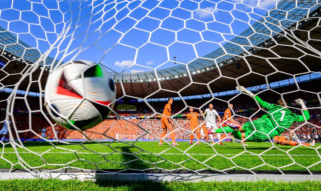 Media in binnen- en buitenland kritisch over spel Oranje na nederlaag 