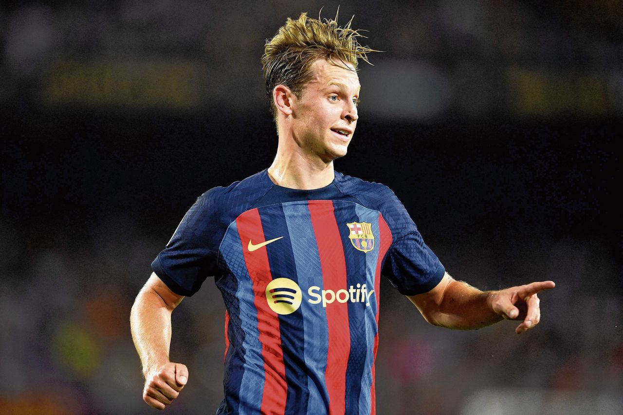 Frenkie de Jong moet miljoenen inleveren of vertrekken bij FC Barcelona 