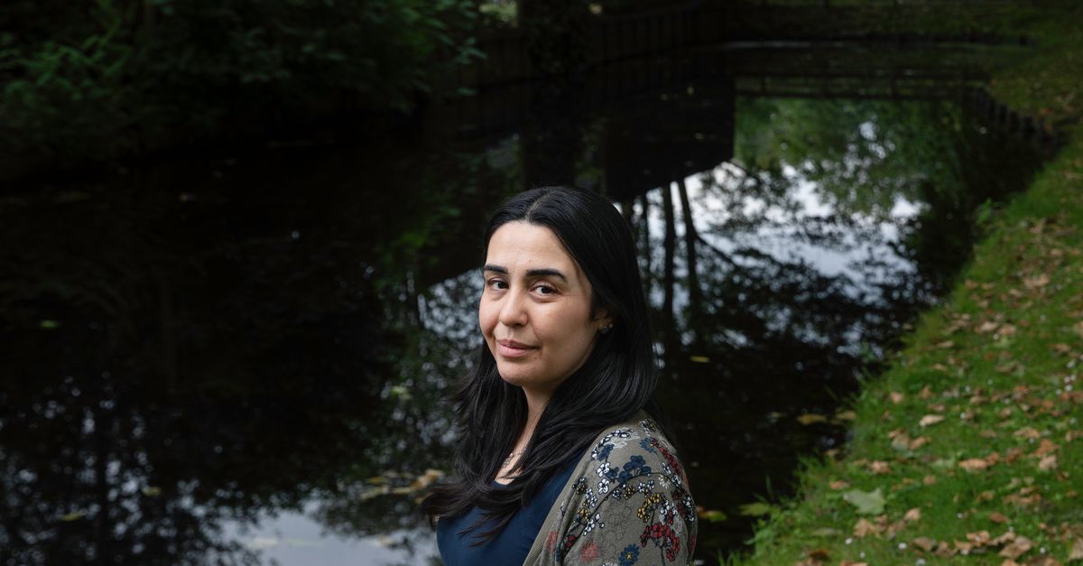De Syrische Walaa wacht al 2,5 jaar op haar gezin, door het migratiepact zal dat nog langer duren. ‘Mijn jongste begint me te vergeten’